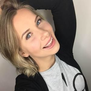 Meet your Posher, Aurelija